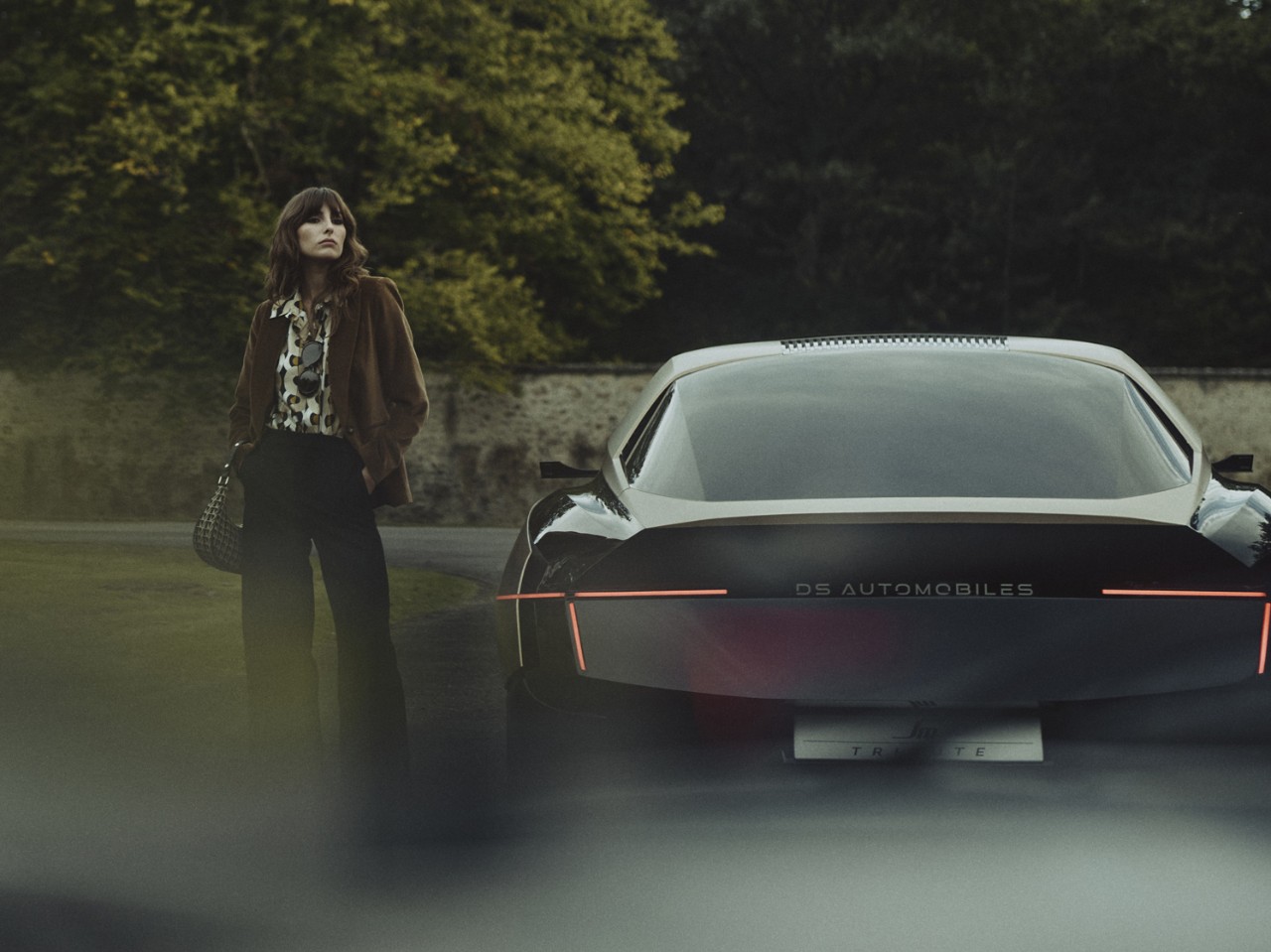 SM TRIBUTE achteraanzicht